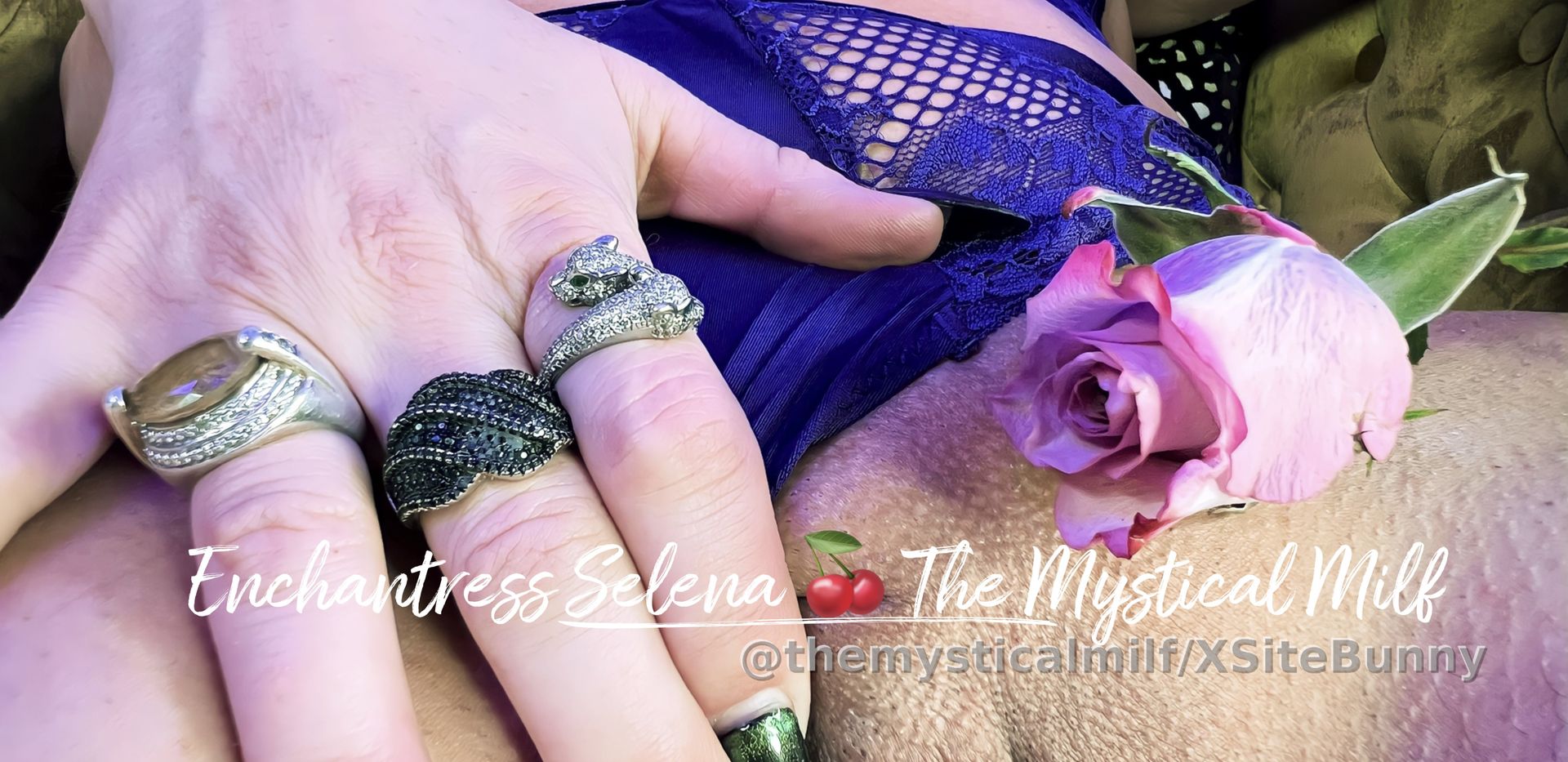 Stop & smell my rose 🌹, baby!