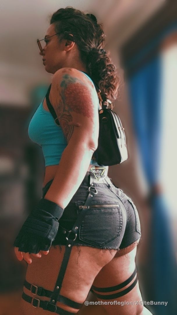 🔫🔫🕯️🎒💀 
It's Tomb Raider's anniversary and my birthday!😋

For decades I've loved the franchise and for years I posted the different iterations of Lara on my social media on my birthday, because I didn't want anyone to know. And nobody ever figured it out. I have a whole lot of trauma around this season and never celebrated my personal new year. 2023 has been the year of release, of breaking off and no longer wasting my mental and physical health, my peace for other people. It's a year of stepping into the unknown, careful where I step not to trigger booby traps and always holding my consciousness and ever-increasing knowledge as my torch in the dark. Like Lara!

This year is the first one where I am not hiding and not saying anything. So, yeah, here: it's my birthday, I'm turning 37, going on 450.😋