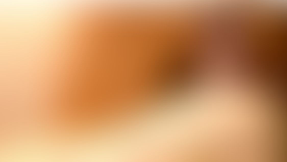 Pooping On My Bed

I’m on my bed and I need to go poop. I shit then pick it up showing you my hot load. 