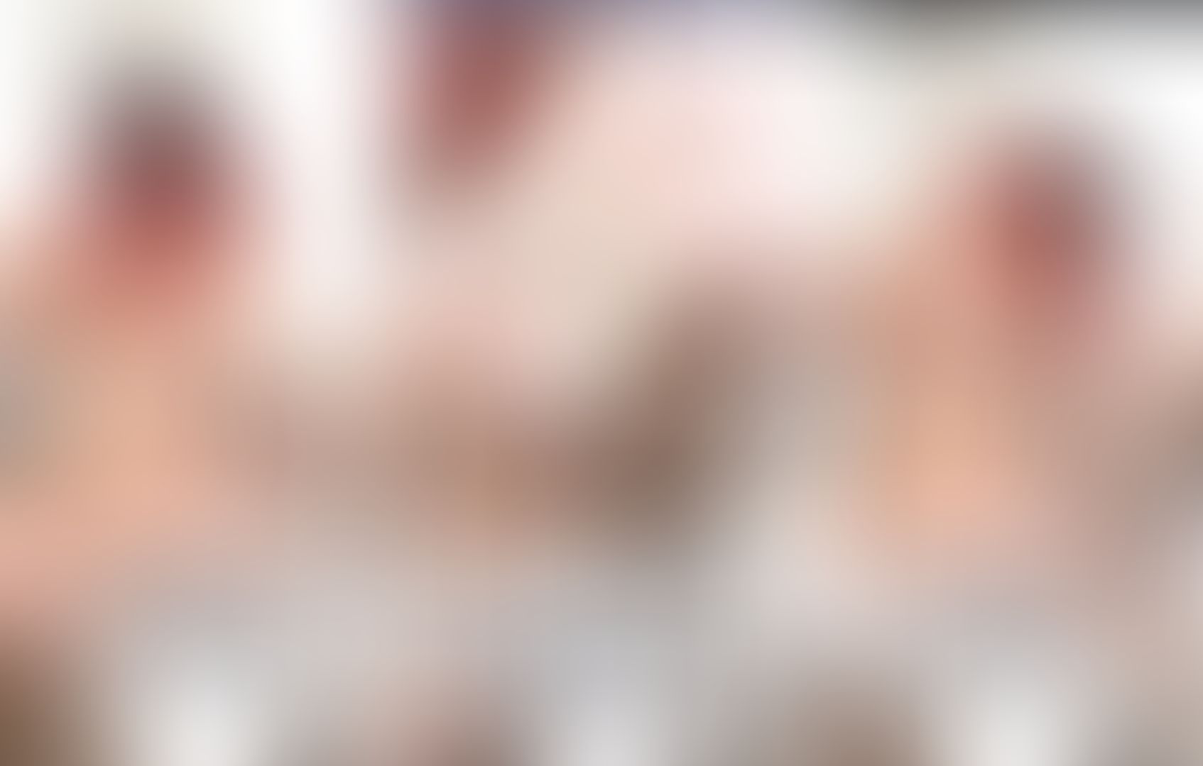 Subs get to see me go for a huge wee and play with myself !