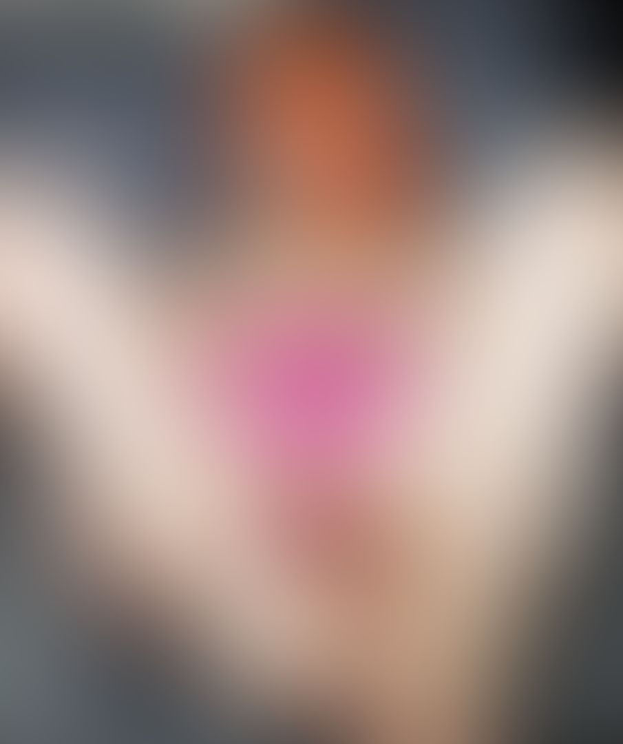 Throwback from when I was a redhead, black toe polish, juicy titties and a pussy peek 😈😈