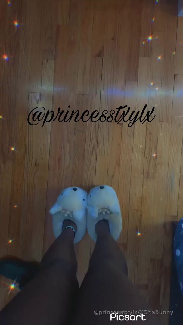 Even my slippers have crowns, so why would you even think to treat me like anything than the Queen I am 🤭