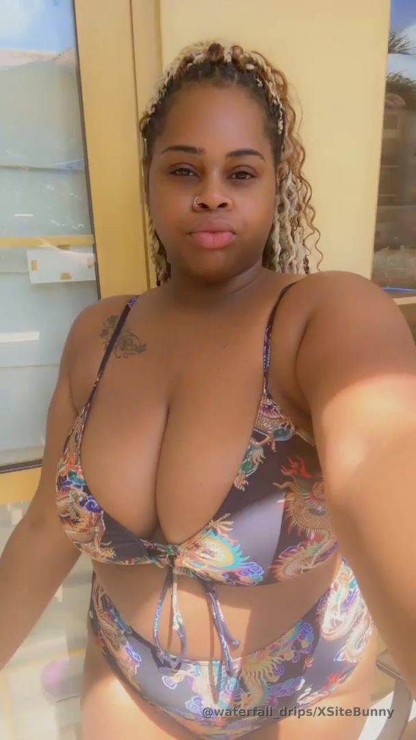 My bra size is a 40DDD 💕