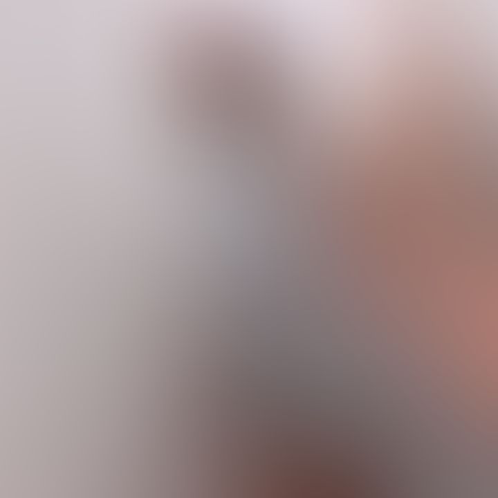 I strip down + fuck myself in the bathroom 😈