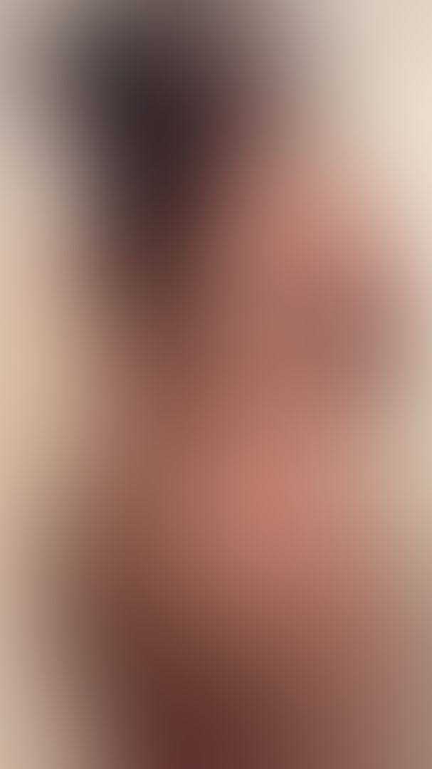 Watch by big Ol 47 inch booty jiggle around the room . Any volunteers for a place to Sit I’ll provide a good smothering in return 😏