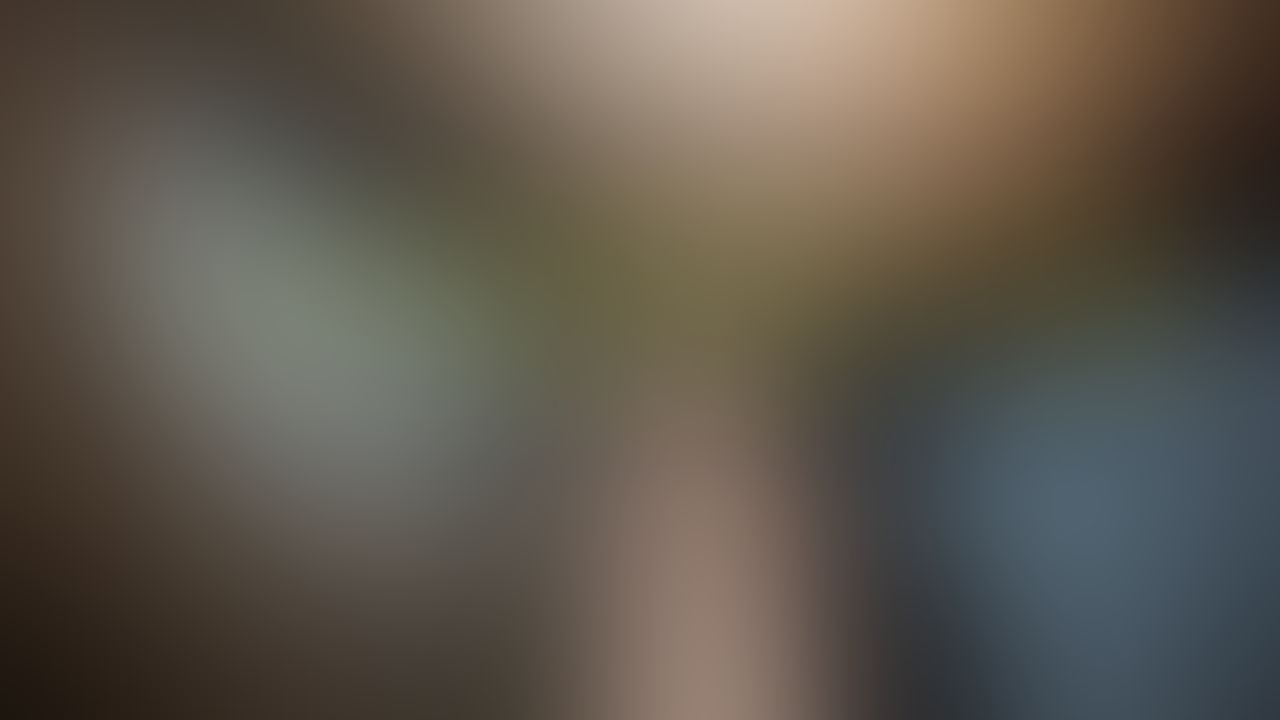 Flushing out that fresh wax’s pussy 🤤