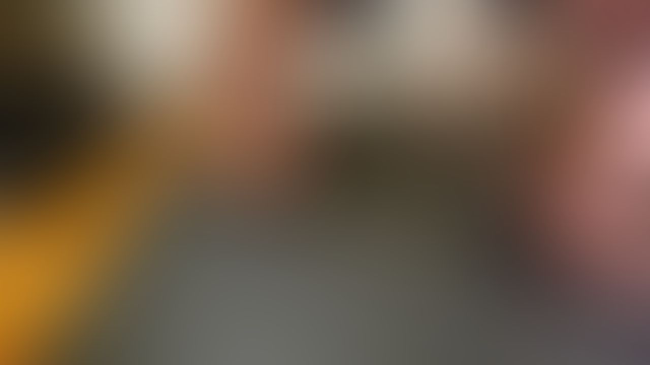 Venus has come to kick ass and take names in this naked beatdown. Hoodman tries to fight back but to no avail. The punches come swift and hard as hoodman is in for the beatdown of his life. If you enjoyed Kandy's Naked Boxing you'll enjoy this too