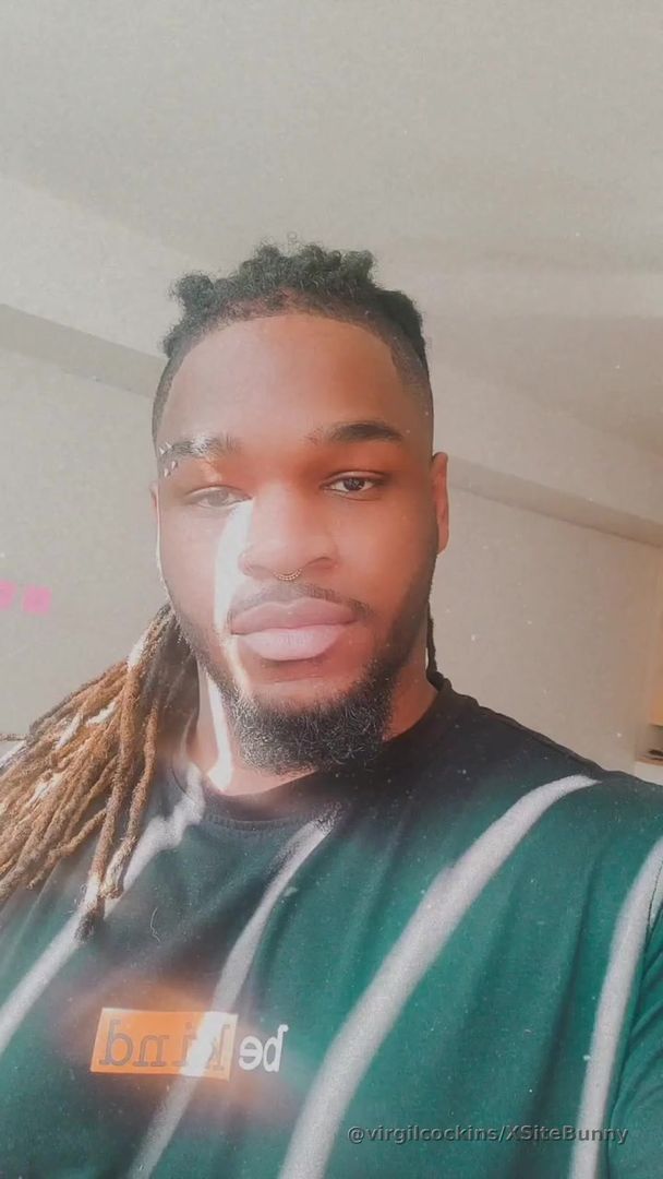 Just stopping to say hi to you sexy folk