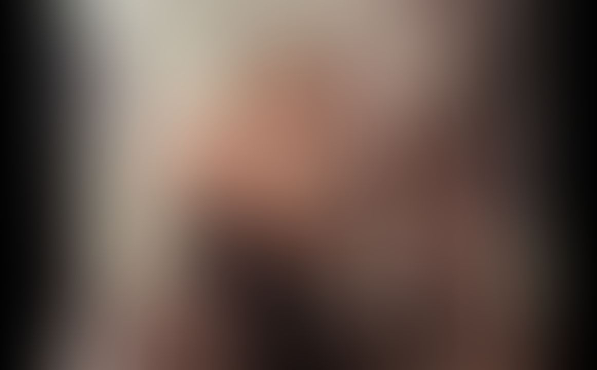 Sucking dick with a wand on my pussy is soo hard 😜