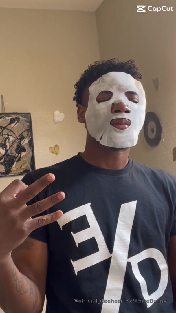 Given da baby @stretch3x a facial 