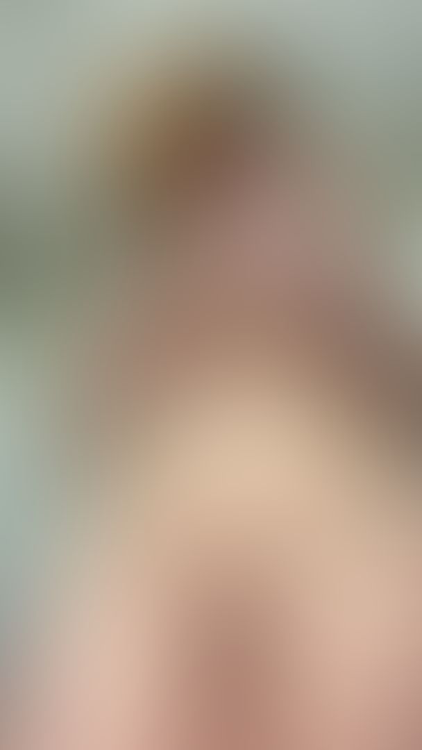 Watch me stretch my tight hole 🍑