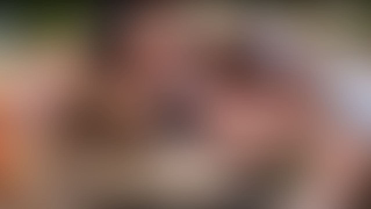 I love sucking every ounce of cum from his cock. Nothing better than a hot double blow job 💦😈