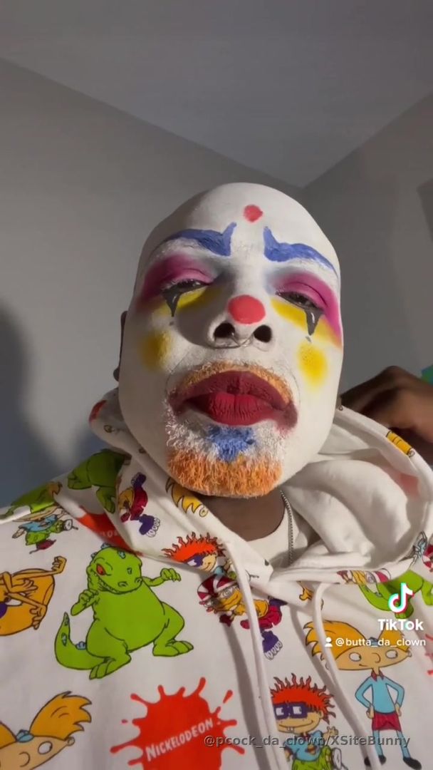 Hello.. I’m PCock… you like clowns or Klowns?