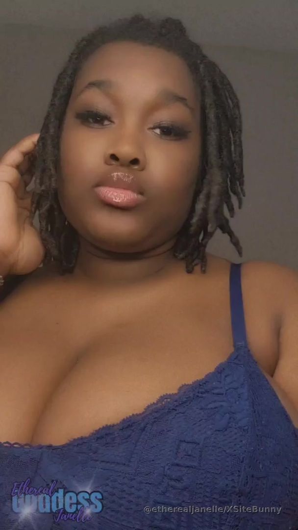 What would you do for a kiss from Goddess?