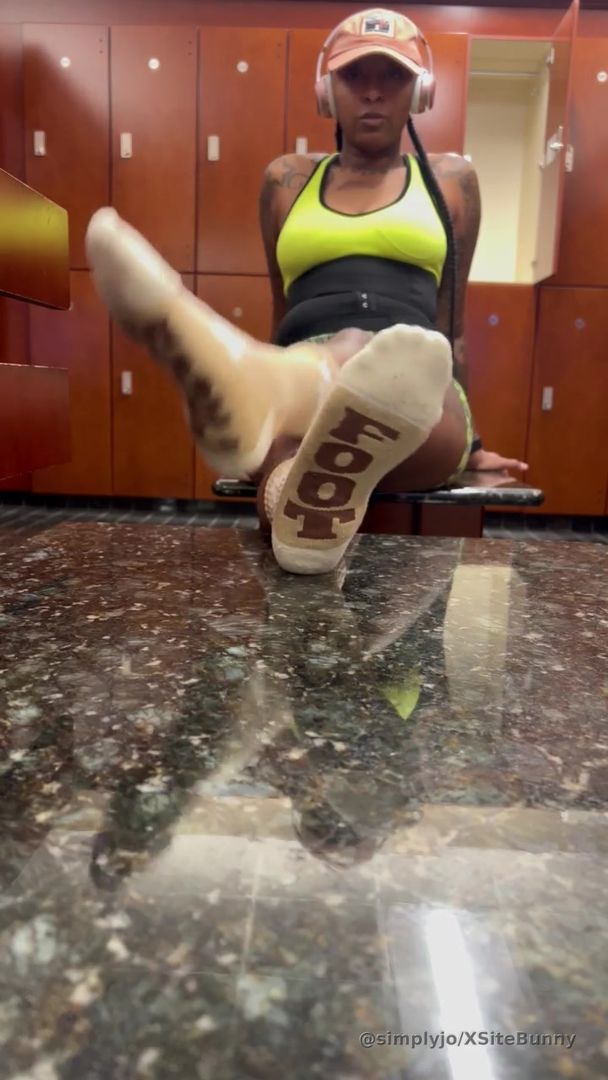 I’m wear these socks every time I go to the gym I want to see how stinking they get🤔👀😏