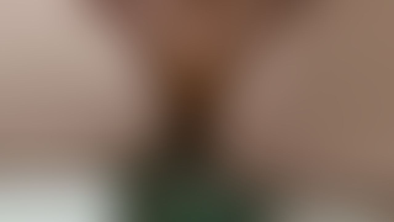 Just a quick piss in the swanky bar bathroom 