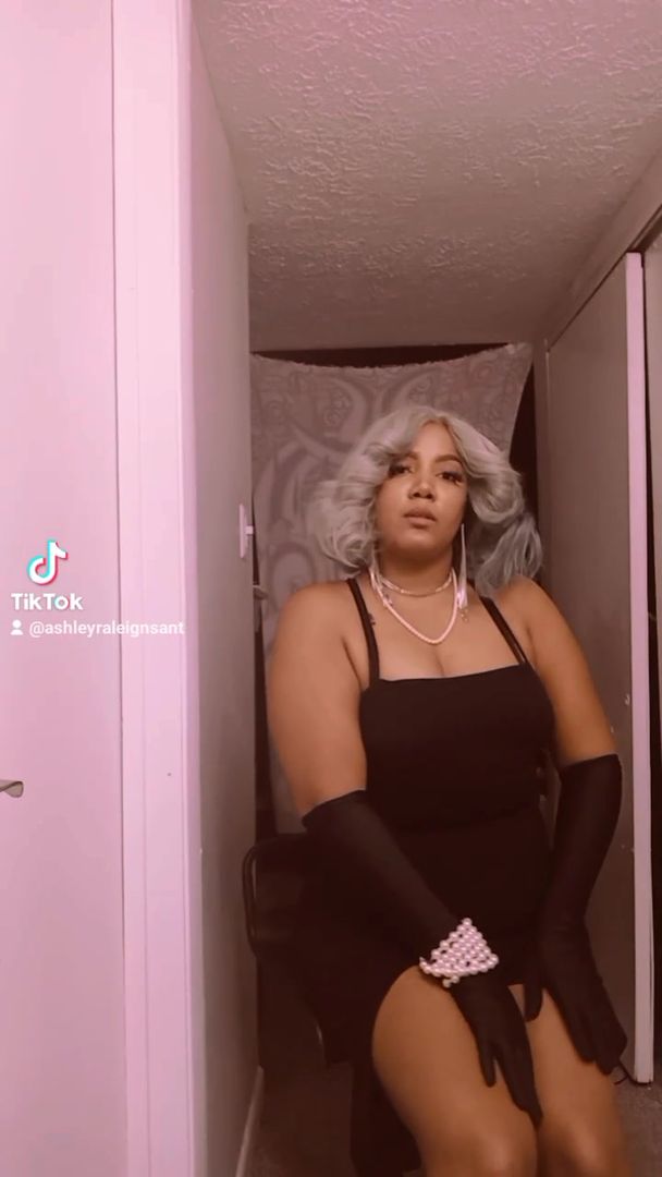 What's the prob, Dog? Black Cat Cosplay