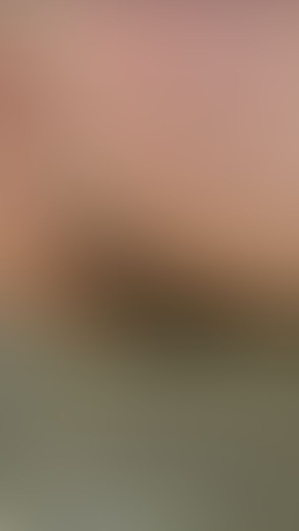 Close up on my asshole while I piss.. tiny lil fart at the end 🤭