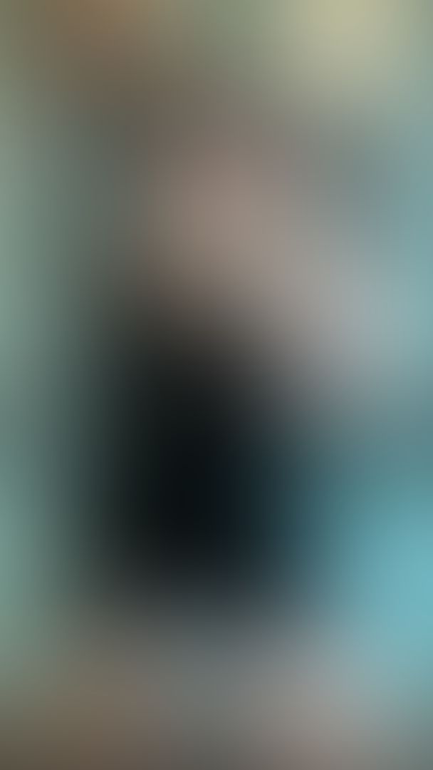 I’m here. Open the door. 